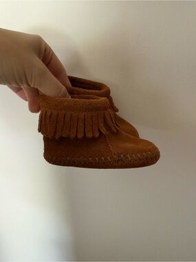 Minnetonka Kids Suede Fringe Moccasins in Brown